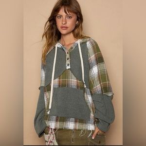 Pol small olive flannel top